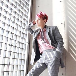 [근황] 레인즈(RAINZ) 장대현, 분홍색 셔츠입고 일본 공연 마친 인증샷 공개 “한국에서도 파이팅”