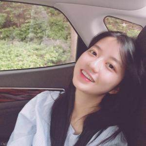 ‘굿바이 싱글’ 김현수, 피부도 고운 10대 소녀…“일주일 중 가장 기분 좋은 시간 #금요일”