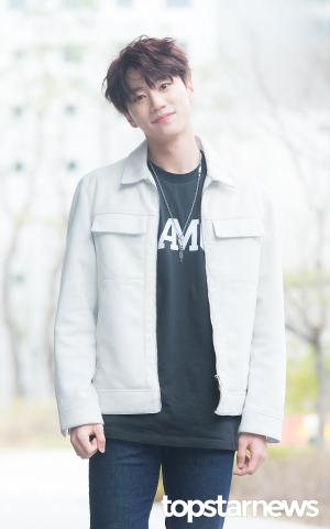 [HD포토] 유앤비(UNB) 준, ‘심장 저격하는 갸우뚱’