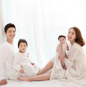 소이현♥인교진, 단란한 가족사진 공개…“두배로 행복”