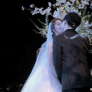 안소미, 결혼식 키스사진 공개…‘행복한 4월의 신부’