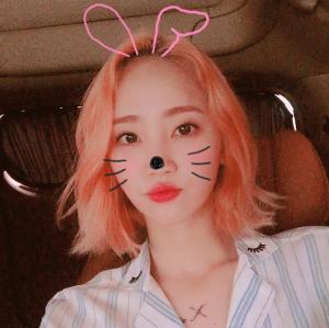 핫펠트(HA:TFELT) 예은, 귀여움 뽐낸 셀카…“엄잠후 꿀잼”