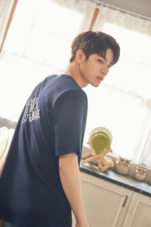 ‘워너원’ 옹성우·배진영, 치명적 매력 발산 ‘힐링 남친’ 화보 공개