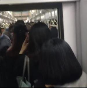 서울 지하철 2호선 또 고장, 교대역에 멈춰선 열차…‘승객들은 전쟁통’