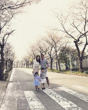 ‘동상이몽 시즌2’ 정대세, 아내 명세현과 함께한 가족사진 공개…‘흩날리는 벚꽃 배경삼아’