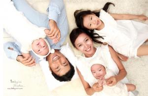 윤태영♥임유진 부부, 결혼 후 행복한 가족사진 공개…‘세상 예쁜 아가들’
