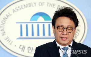 더불어민주당 민병두 의원, 국회의원직 사퇴 철회…자유한국당 “집견 여당의 오만함”