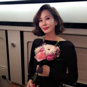 김남주, 시상식 속 스타일 으뜸은 나야나! “블랙 드레스의 반전 자태”