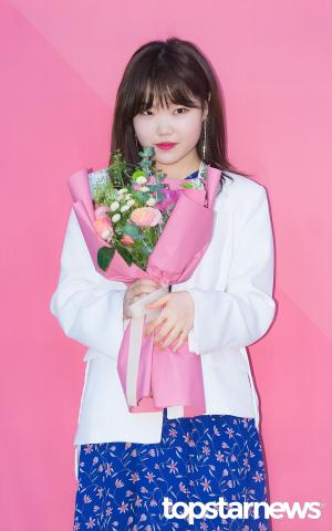 [HD포토] 악동뮤지션(AKMU) 이수현, ‘배경도 꽃도 피치모찌 그 자체’ (볼륨을높여요)