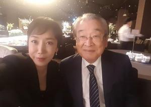 정정아, 이순재와 다정한 샷 공개 “늘 건강하시길 응원합니다”