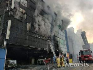 [사건일지] ‘29명 숨진’ 제천 스포츠센터 화재참사, 사건 관련자 4명 구속…13명 형사입건