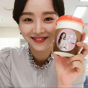 ‘사의찬미’ 신혜선, 분위기 甲의 커피 한잔…‘CF퀸’ 노리나?