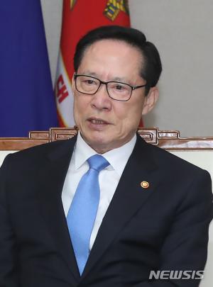 송영무 국방부 장관, “北 비핵화 이뤄질 때까지 軍 대비태세 굳건해야”
