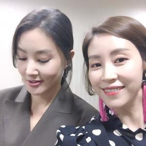 ‘소공녀’ 박지영, 동생 박혜진 아나운서와 함께 다정한 투샷…‘훈훈’
