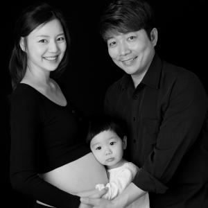 김재욱 아내 박세미, 만삭 당시 가족사진 공개…‘붕어빵 가족’