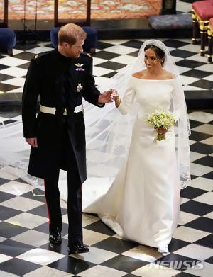 英, 해리 왕자♥메건 마클 ‘세기의 결혼식’…왕위 계승 서열 6위의 결혼식은 어땠는지? ‘파격적인 결혼식’