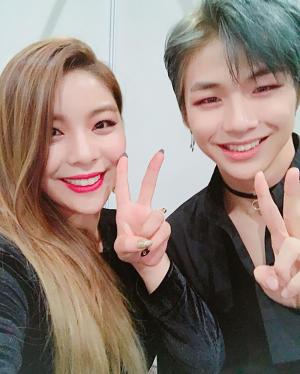 강다니엘, 과거 에일리와 함께 훈훈한 셀카…‘닮았나요?’