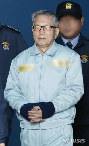 [사건일지] ‘박근혜 정부’ 김기춘·김장수, “세월호 보고 조작 안했다” 법정서 혐의 부인