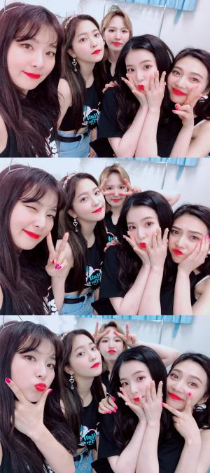 레드벨벳(Red Velvet), 일본 공연 인증샷 공개…“아이치 공연 즐거웠어요”