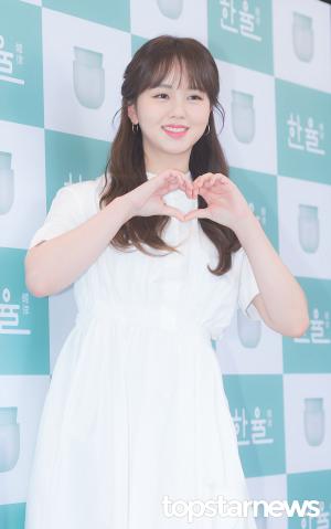 [HD포토] 김소현, ‘심장 저격하는 사랑스러운 손하트’