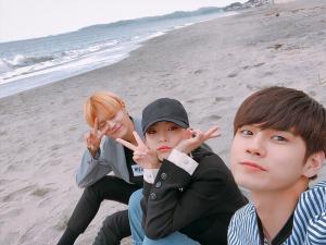 헤이즈(Heize), 워너원(Wanna One) 옹성우-이대휘와 해운대 인증샷 공개 #더힐 #모래시계