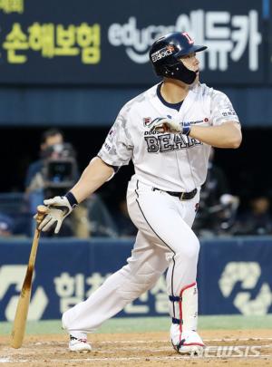 두산베어스 김재환, 7경기 연속 홈런포 작렬…‘2010년 이대호 기록 경신하나?’