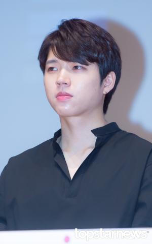 [현장] ‘포토피플 인 도쿄’ 인피니트(INFINTE) 남우현, 뛰어난 셔터감각으로 작품 선보여…“원래 사진 잘 찍었다”