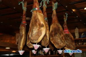 스페인 하몽, 어떤 음식?…돼지 뒷다리 건조·숙성한 생햄