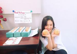 레드벨벳(Red Velvet) 조이, 일본 후쿠오카서 활짝 웃음 띤 미소…‘상큼한 과즙상’