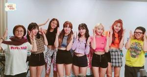 ‘언니네’ AOA, 송은이-김숙과 단체샷…상큼+발랄 그 자체