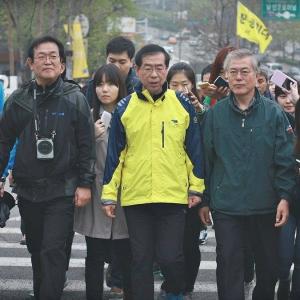 역사학자 전우용의 일갈, 생각하는 습관을 들여 &apos;머저리&apos;에서 벗어나라…북미정상회담에 왈가왈부하는 &apos;한심한 미국 언론&apos;