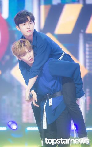 [HD포토] 워너원(Wanna One) 강다니엘-김재환, ‘어부바!’ (쇼챔피언)