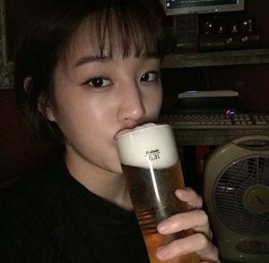 ‘원나잇 푸드트립’ 박보람, 맥주마시는 일상 모습 공개…‘사랑스러워’