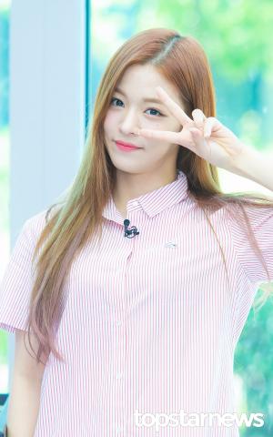 [HD포토] 프로미스나인(fromis_9) 이채영, ‘심쿵 아이컨택’ (팩트인스타)