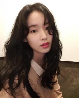 “러블리+시크”…박환희, 남다른 분위기 