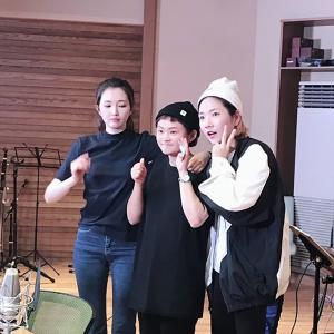‘정희’ 옥상달빛 권정열 아내 김윤주, “요즘 라디오에서 엄청 싸랑하는 언니 만나서 행복해”