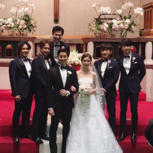 에릭♥나혜미, 과거 신화 (SHINHWA) 멤버들과 함께 결혼식 인증샷…‘새삼화제’