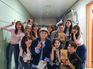 유니티(UNI.T), ‘주간아이돌’ 출연 인증샷 공개 “다음엔 금주의 아이돌로”