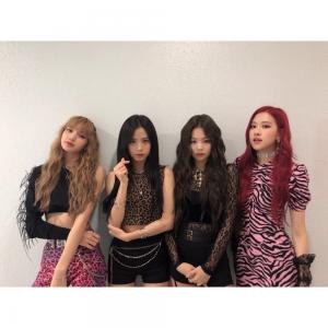 블랙핑크BLACKPINK), 1위 기념 셀카 공개 “블링크 사랑해요” 