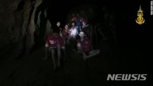 태국 당국, 동굴 실종 소년과 구조대원의 대화 공개…“여러분은 매우 강하다”