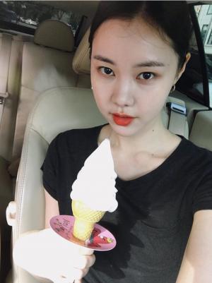 ‘설레는 밤’ 김예원, 꽃디의 소소한 일상…‘아이스크림 먹는 꽃디’