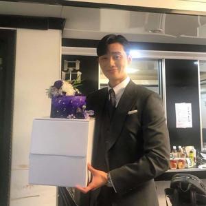 ‘김비서가 왜 그럴까’ 박서준, 심쿵하게 만드는 미소 ‘여심 정조준’