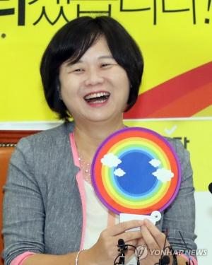 정의당 이정미, 3년째 서울퀴어문화축제 참석…“무지개색 정치 하겠다”
