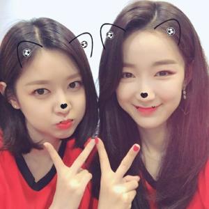 구구단(gugudan) 하나-미미, 귀여운 고양이샷 “이따 만나요”