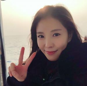 ‘식량일기 닭볶음탕 편’ 보아(BoA), 햇살아래 눈부신 미모…‘화사해’