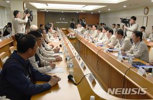 현대차 노사, 휴가 전 임금협상 마무리 합의 시도…‘성과급 순이익 30% 지급 등 요구’