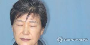 [종합] 박근혜 &apos;국정농단&apos; 2심도 징역 30년·벌금 1천185억 구형…재판 불출석