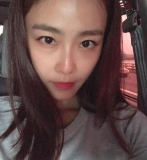 ‘마이크로닷(마닷)의 그녀’ 홍수현, 12살 나이차 무색한 동안 외모 과시…‘비주얼 폭발’