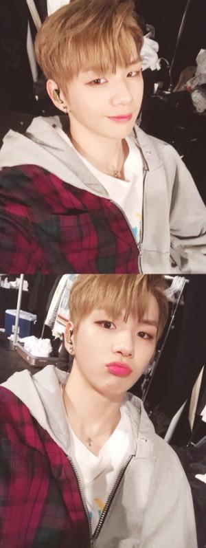 워너원 강다니엘, 브이앱 하트 1억 돌파후 공개한 사진…‘세상 멋짐’