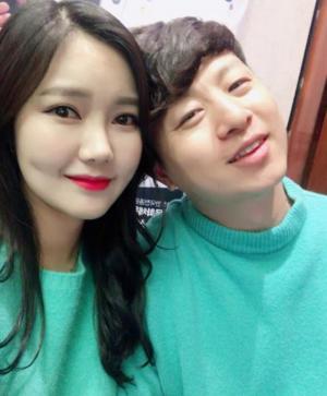‘10월 28일 결혼’ 유상무♥김연지, 달달한 커플 셀카…‘보기좋아’